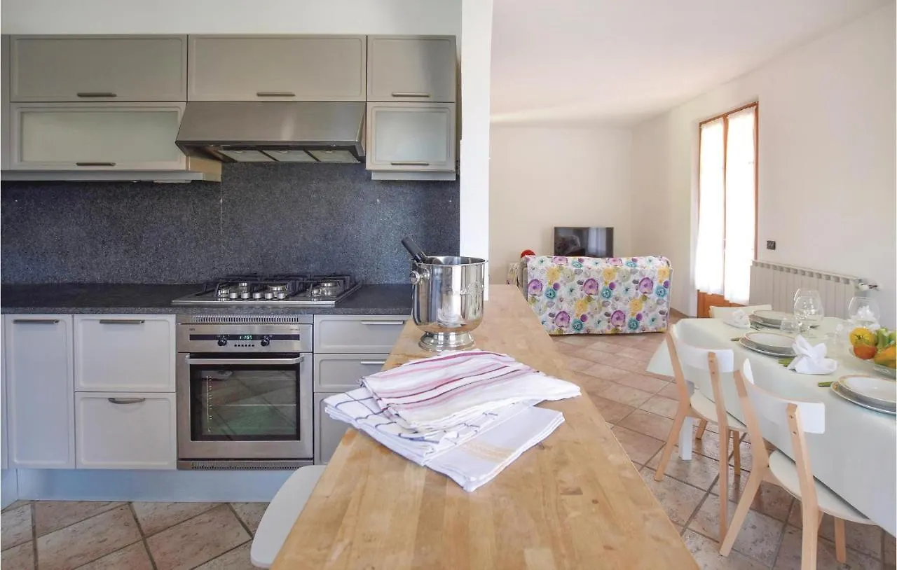 3 Bedroom Nice Home In Camaiore