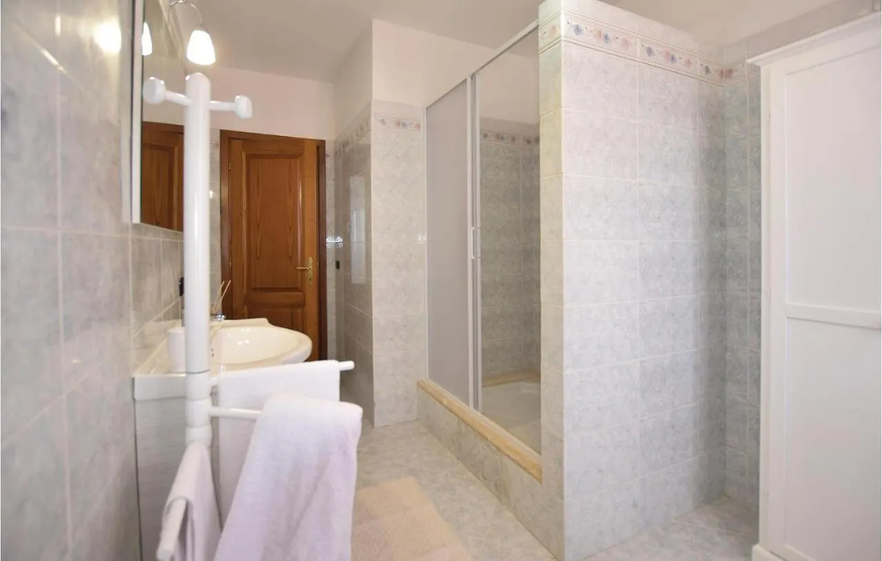 3 Bedroom Nice Home In Camaiore
